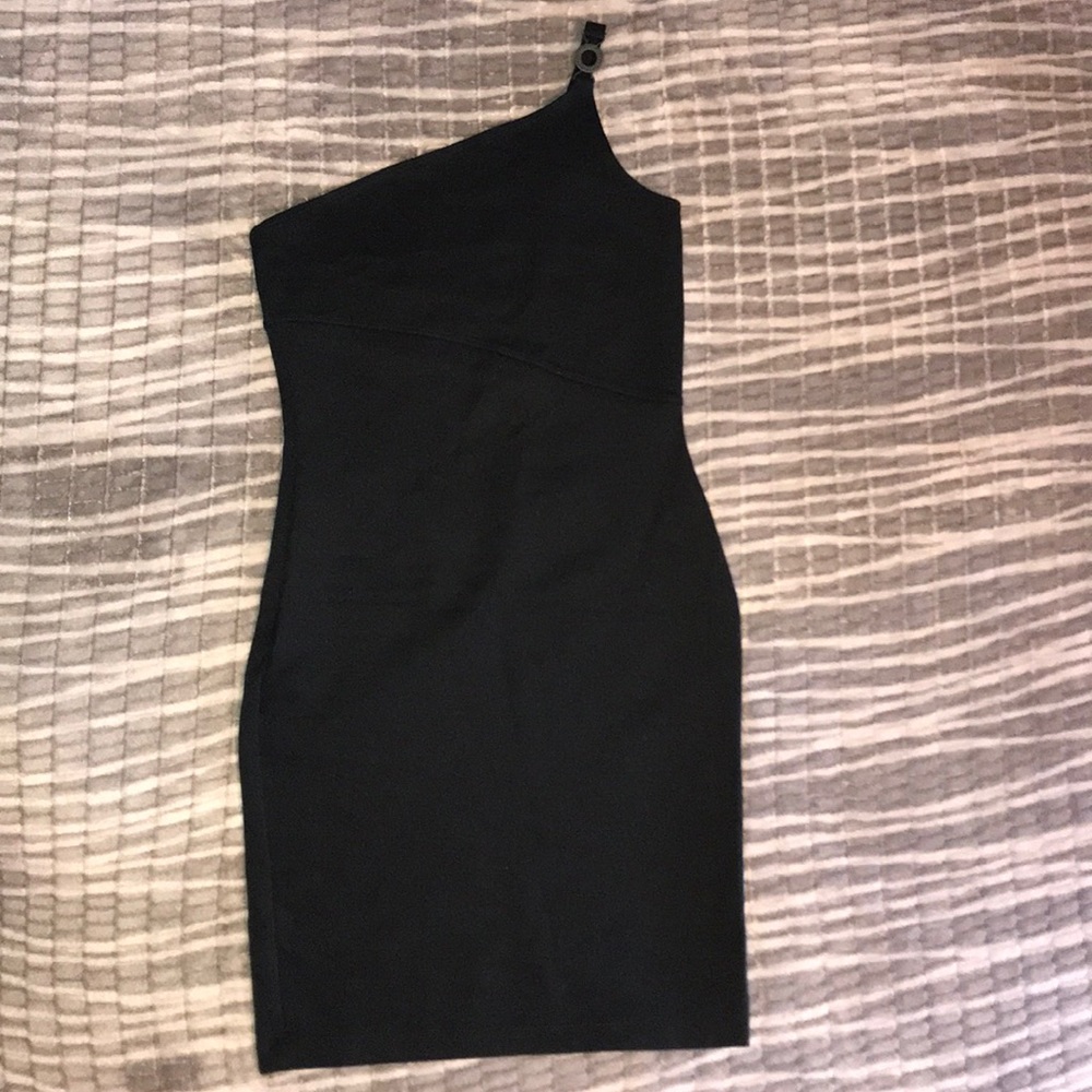 VERSUS BY GIANNI VERSACE BLACK ONE SHOULDER DRESS!